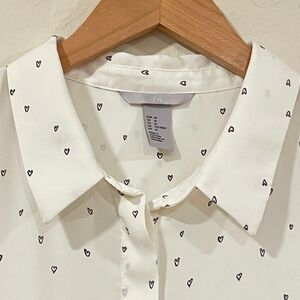~~H&M Blouse 14 Cream w/Black Hearts Sheer Flowy Concealed Button Up Long Sleeve